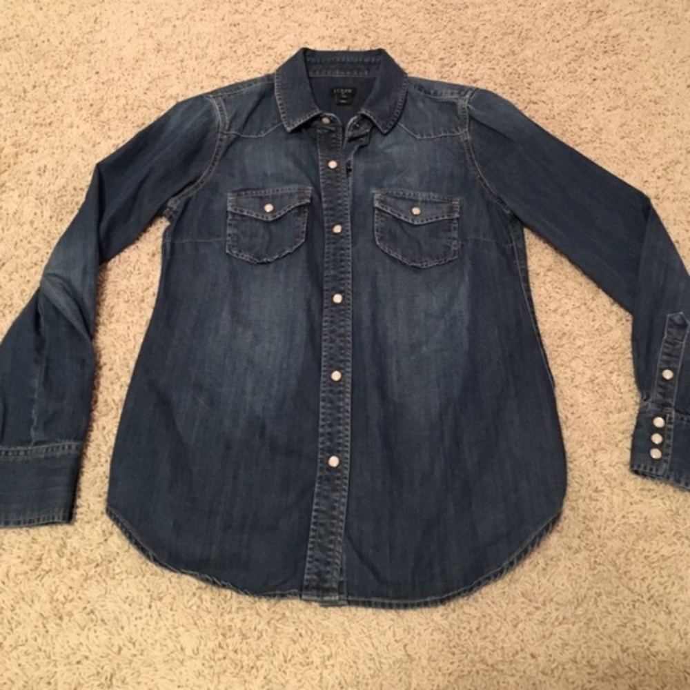 JCREW DENIM BUTTON DOWN SHIRT ✨